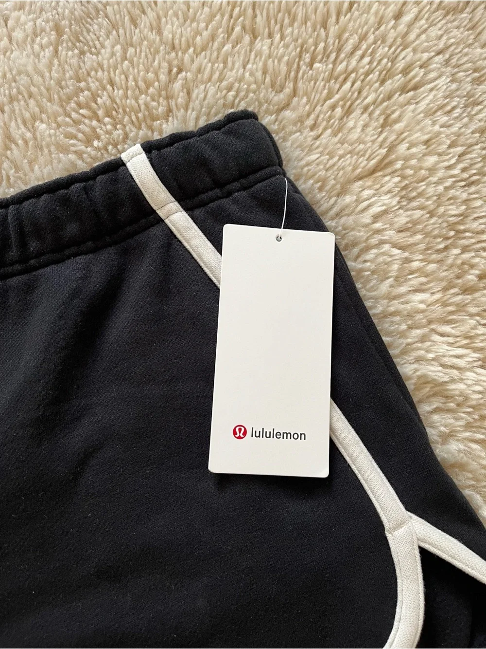 Lululemon MR Scuba Shorts - Picture 3 of 5